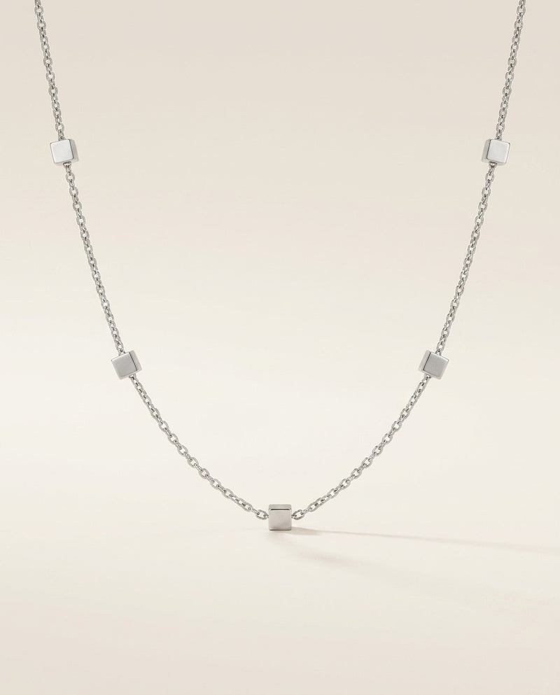 Collar plateado Cube