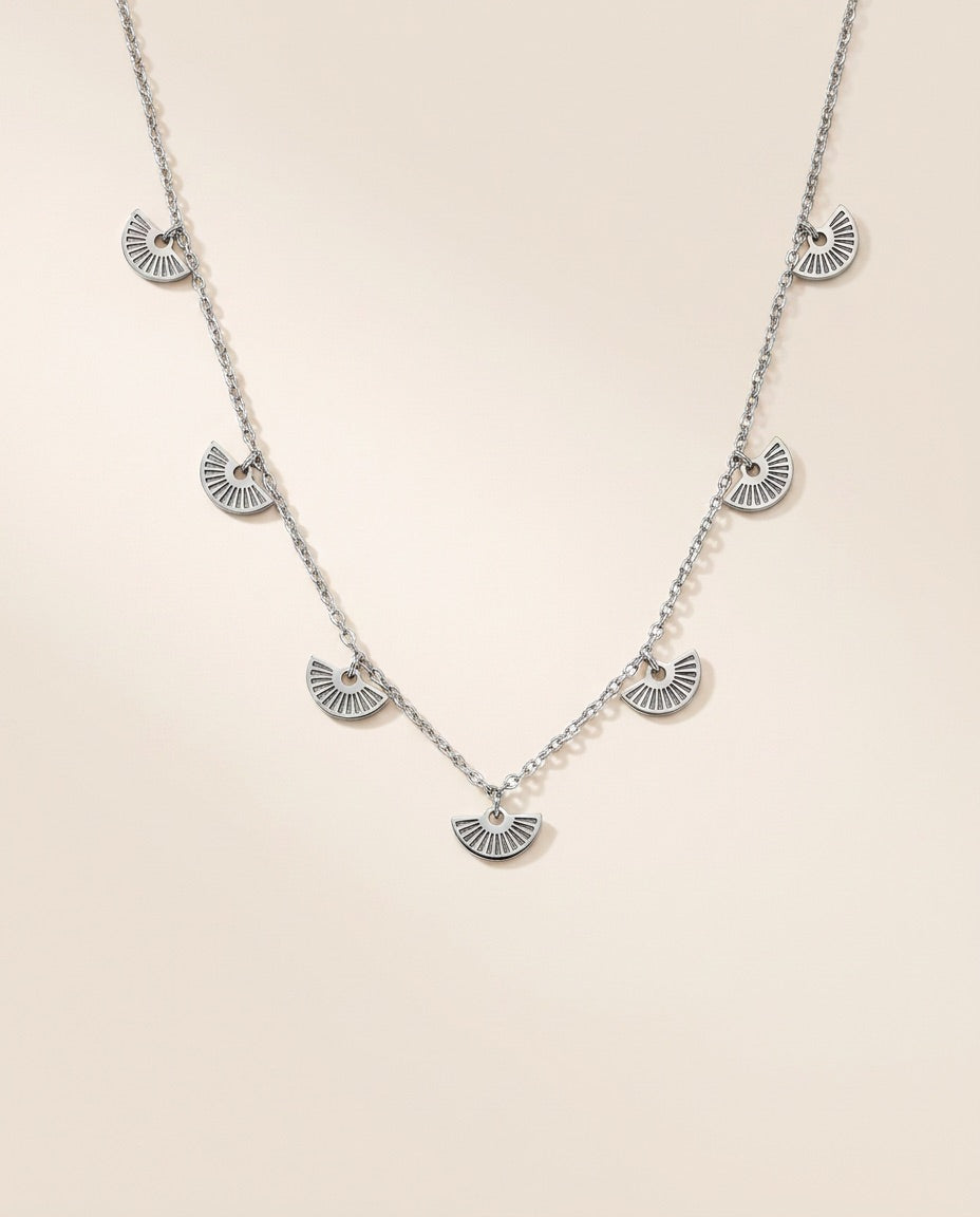 Collar plateado Brisa