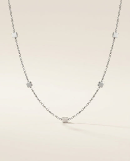 Collar plateado Cube